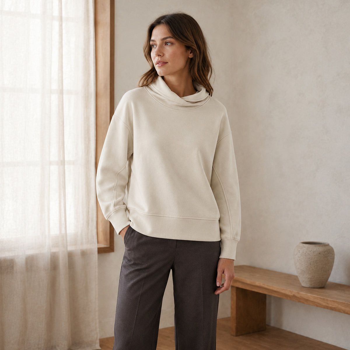 Nest-Collar Pullover