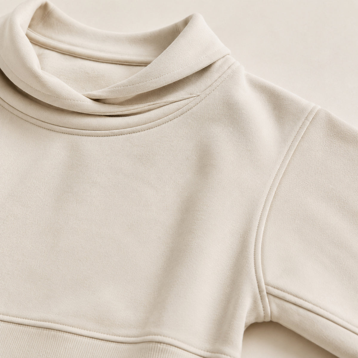 Nest-Collar Pullover